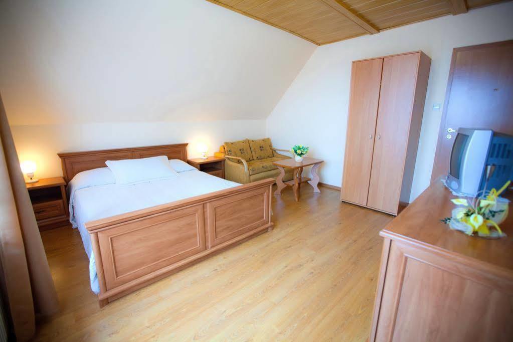 Rades Bed & Breakfast Wladyslawowo Exterior photo